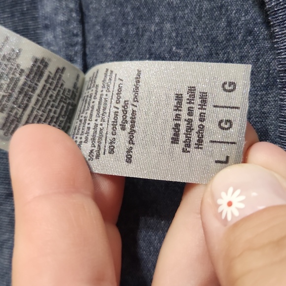 NWOT GILDEN LARGE WE BELIEVE IN ALL HEROS T-SHIRT - Picture 3 of 4